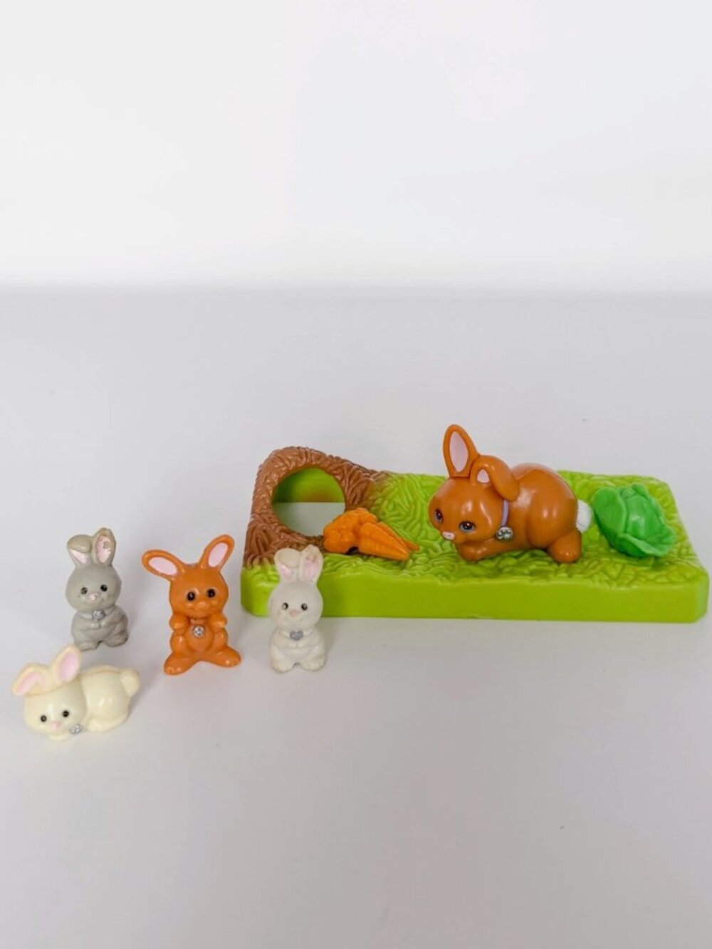 Vintage 1992 Kenner Littlest Pet Shop Mommy Baby Bunnies Lot Terrain Carrots